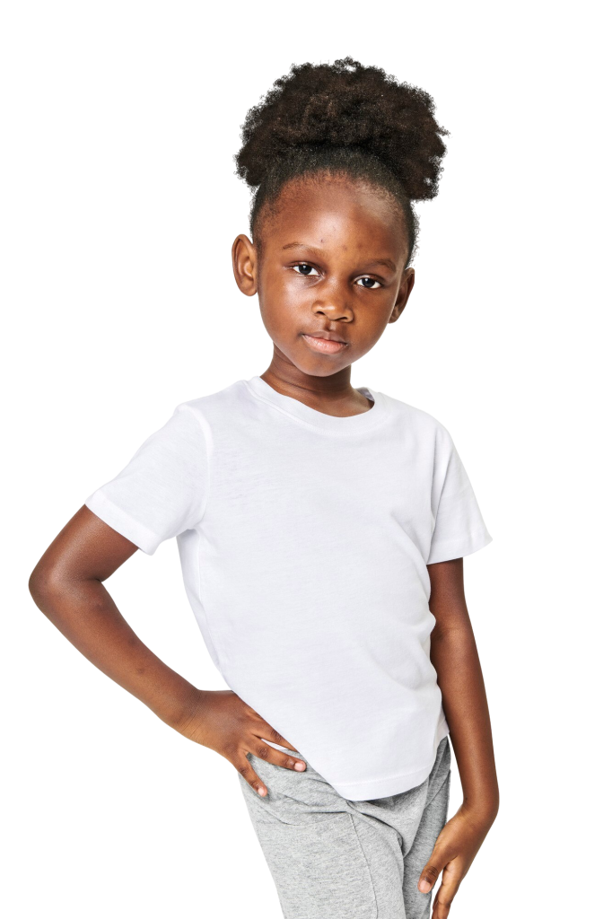 menina-negra-vestindo-camiseta-branca menina negra vestindo camiseta branca